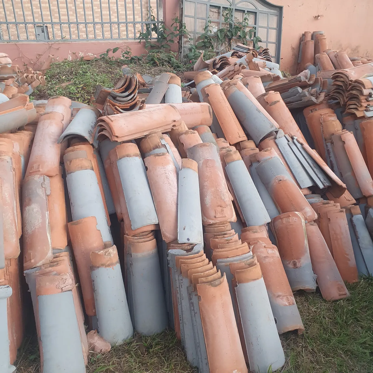 Telhas de Cerâmica para Construção