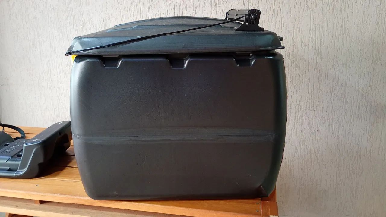 Baú 140 litros com suporte de fita catraca - Foto 2