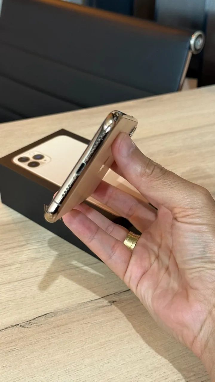 iPhone 11 Pro Max 256GB Gold - Saúde da bateria 100%! Com 90 dias
