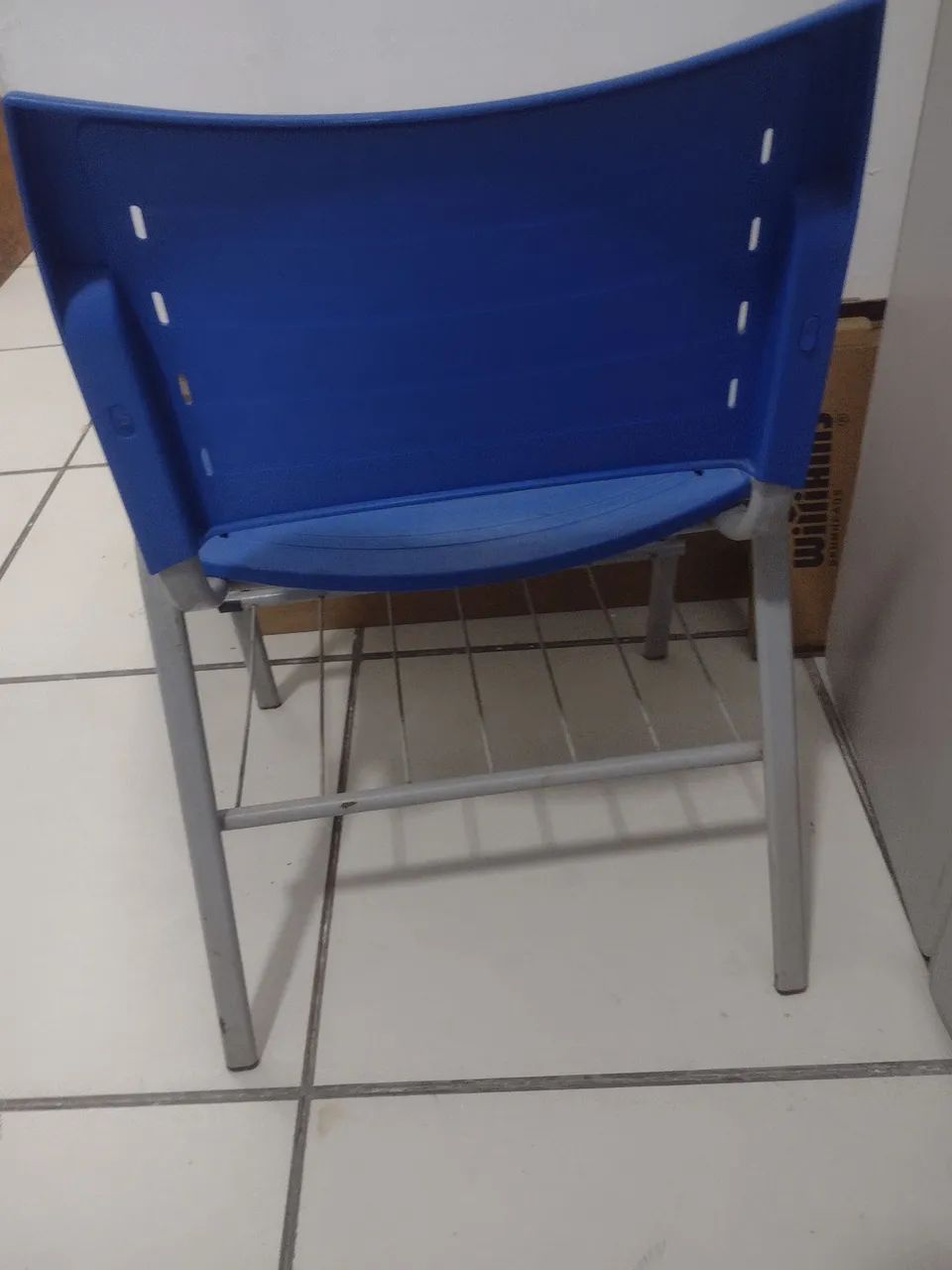 40 Cadeira com Estrutura em Metal - Foto 3