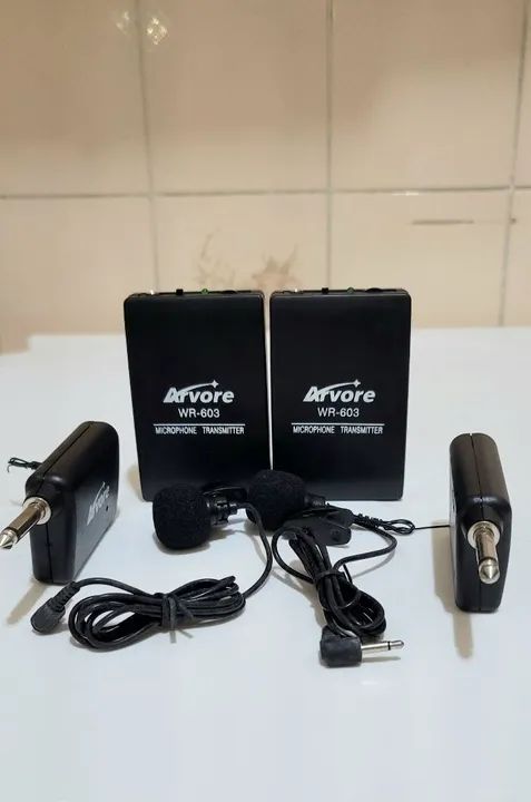 MICROFONES SEM FIO LAPELA E RECEPTORES - ÁRVORE WR-603