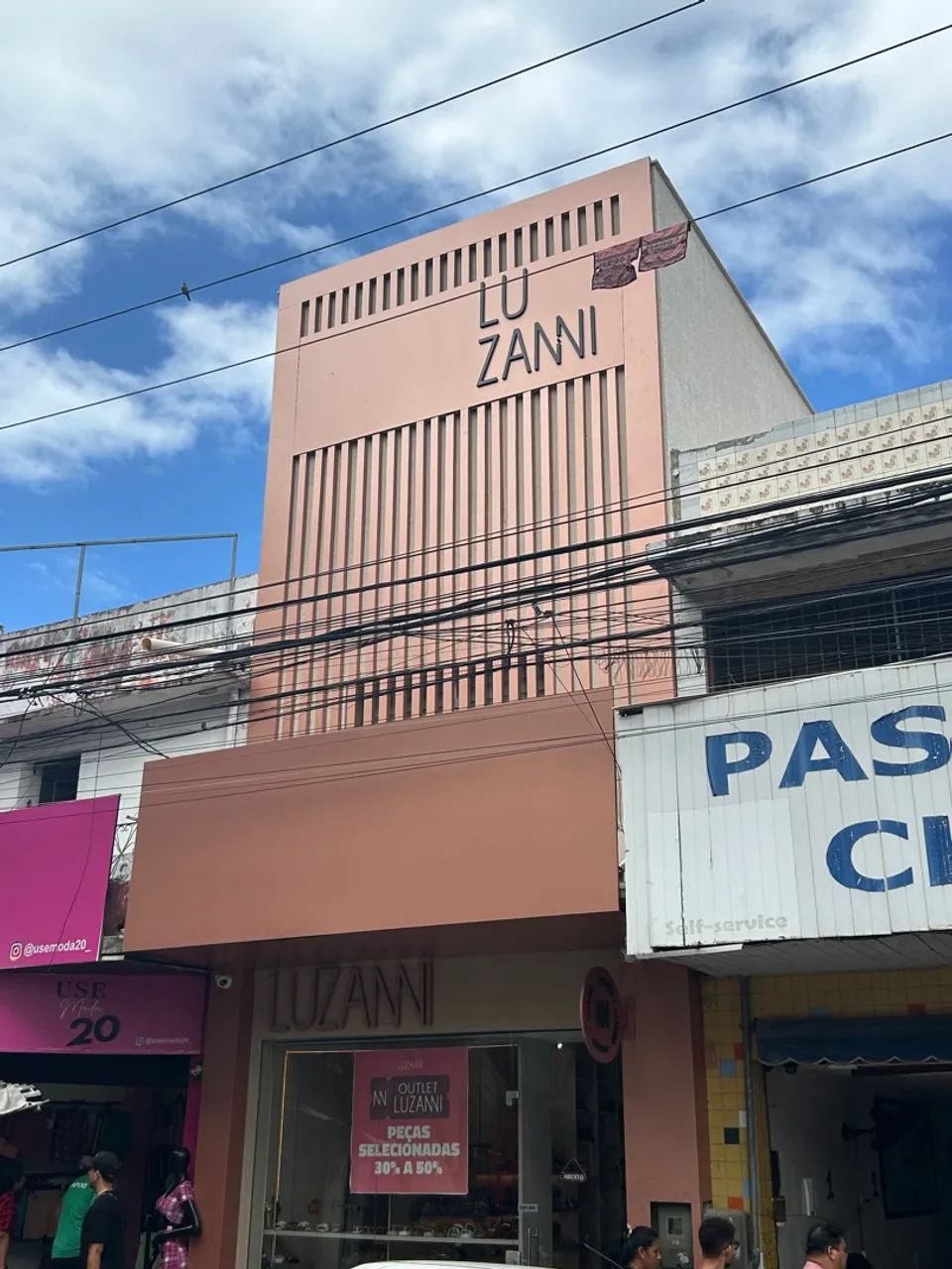 Fachada de loja em ACM