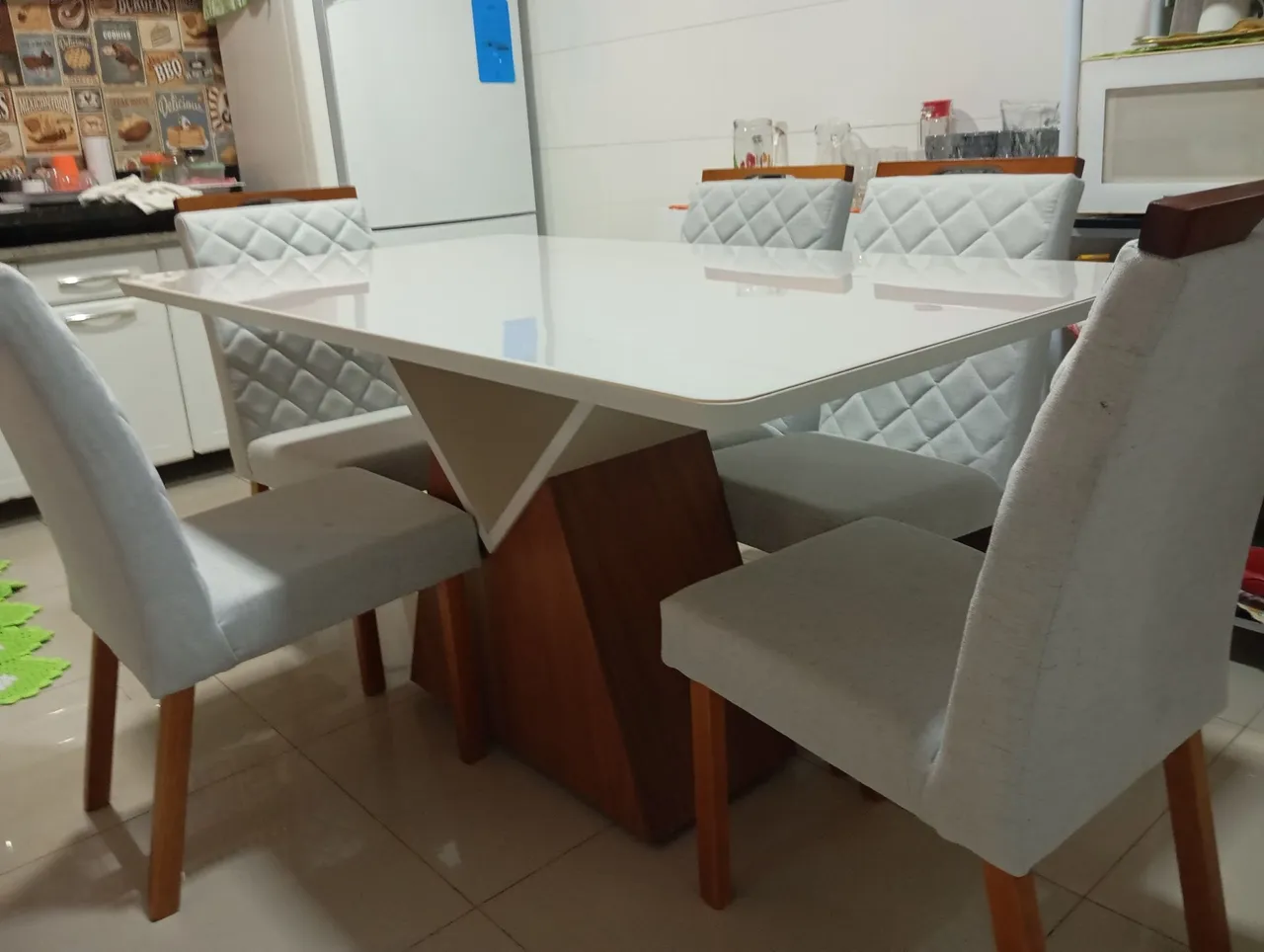 Mesa de Jantar Branca Moderna cadeiras de madeira