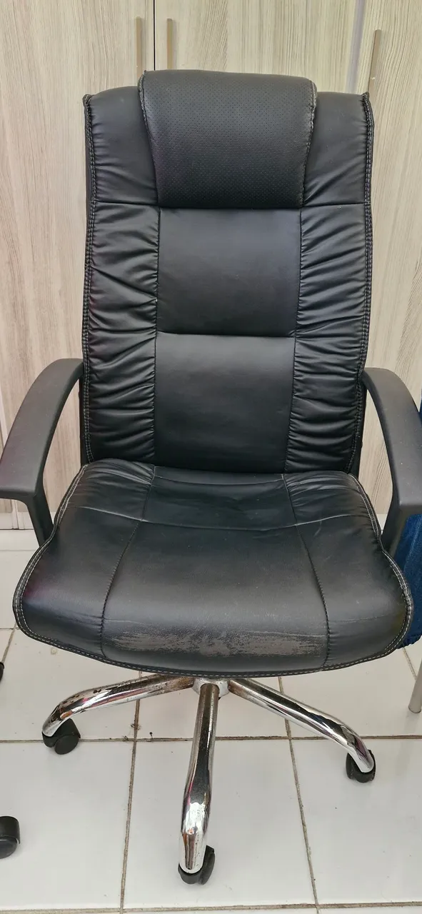 Cadeira de Escritório Executiva em Couro