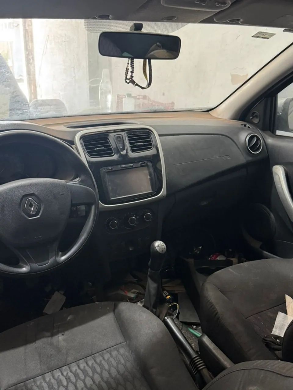 Sucata Renault Sandero 3 cilindros para retirada de peças  - Foto 3