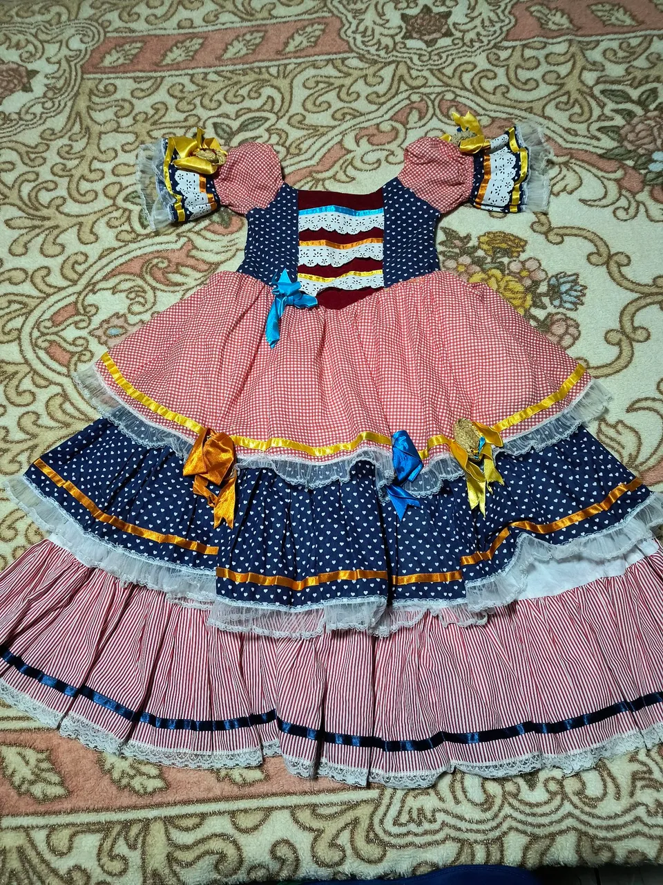 Vestido Junino Colorido e Charmoso