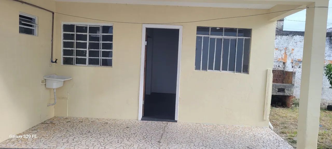 Alugo casa em pinhais 