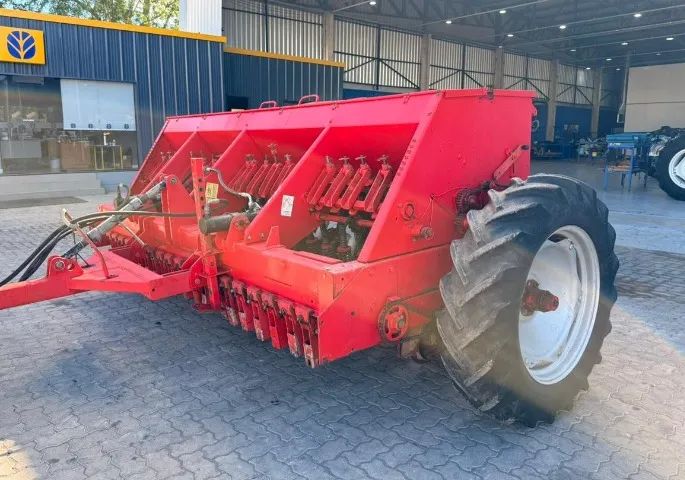 Plantadeira Semeato TDA300