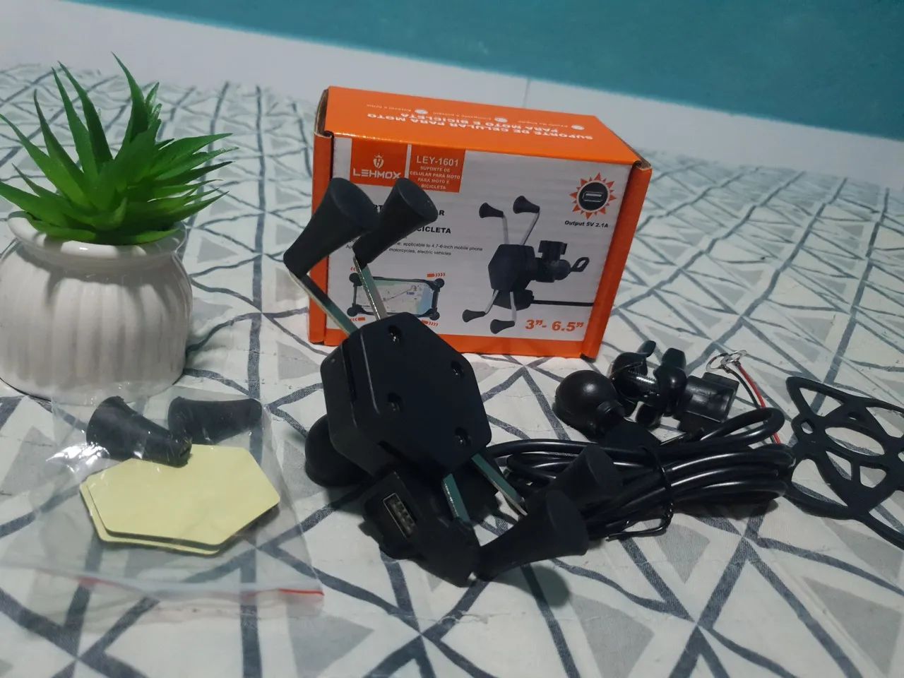 Suporte celular moto garra com usb carregamento  - Foto 2