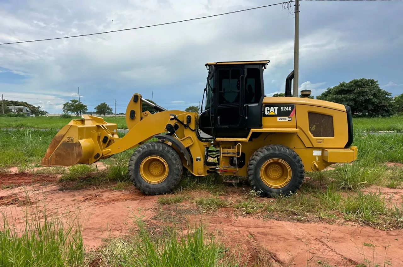 Pá Carregadeira Caterpillar 924K ano 2018 com 13.500 horas, em SP