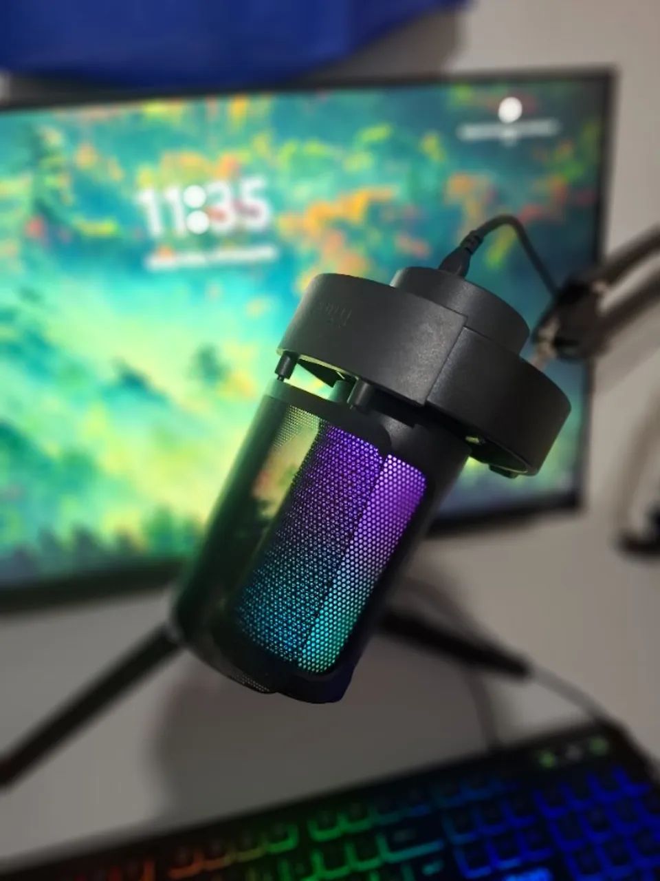 Microfone Condensador Gamer com Iluminação RGB - Foto 4