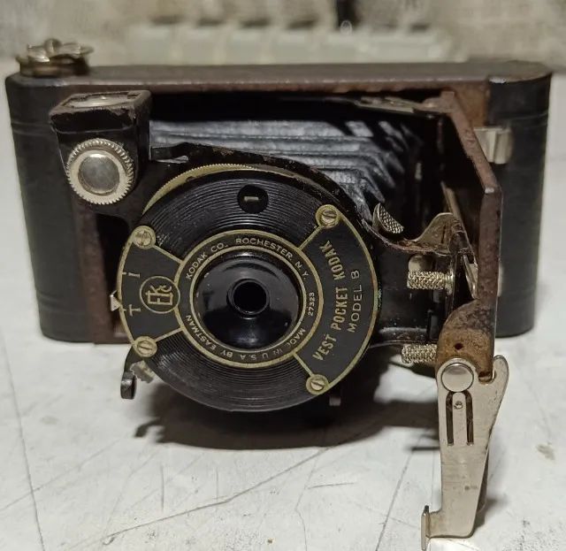 Antiga Câmera Fotográfica De Fole Kodak modelo B made in usa Raridade
