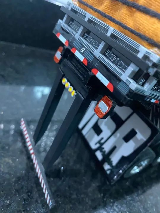 Caminhão miniatura constellation 24-250 teto baixo!!! - Foto 5