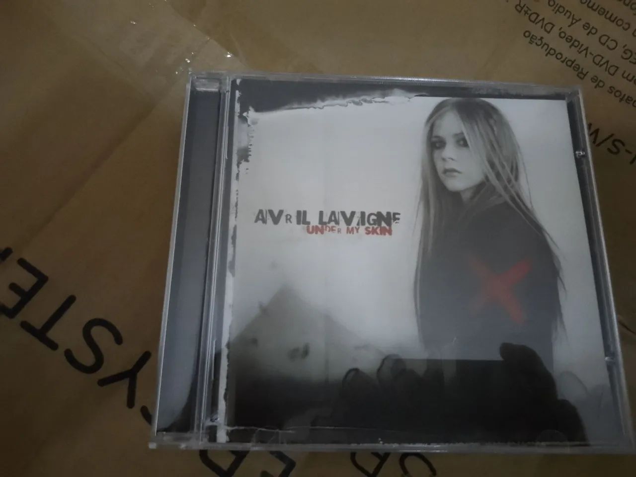 CD AVRIL LAVIGNE - UNDER MY SKIN (2004) (NEW/IMPECCABLE)