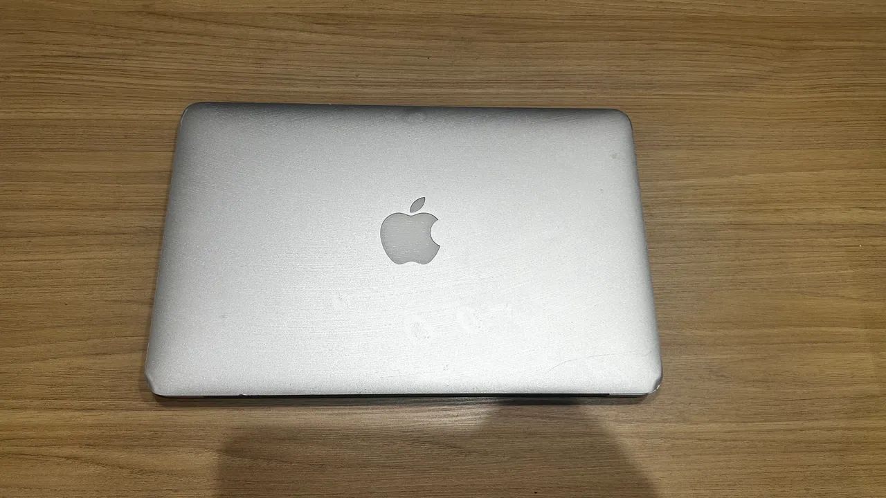 MacBook Air 11 2015 - Apple