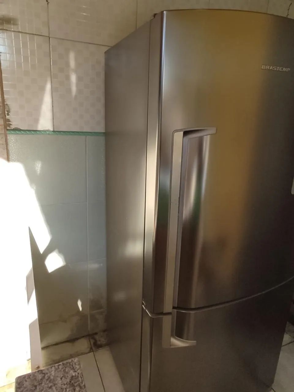 Refrigerador Brastemp frost free inverse 588 litros não gela. Leia o anúncio  - Foto 4
