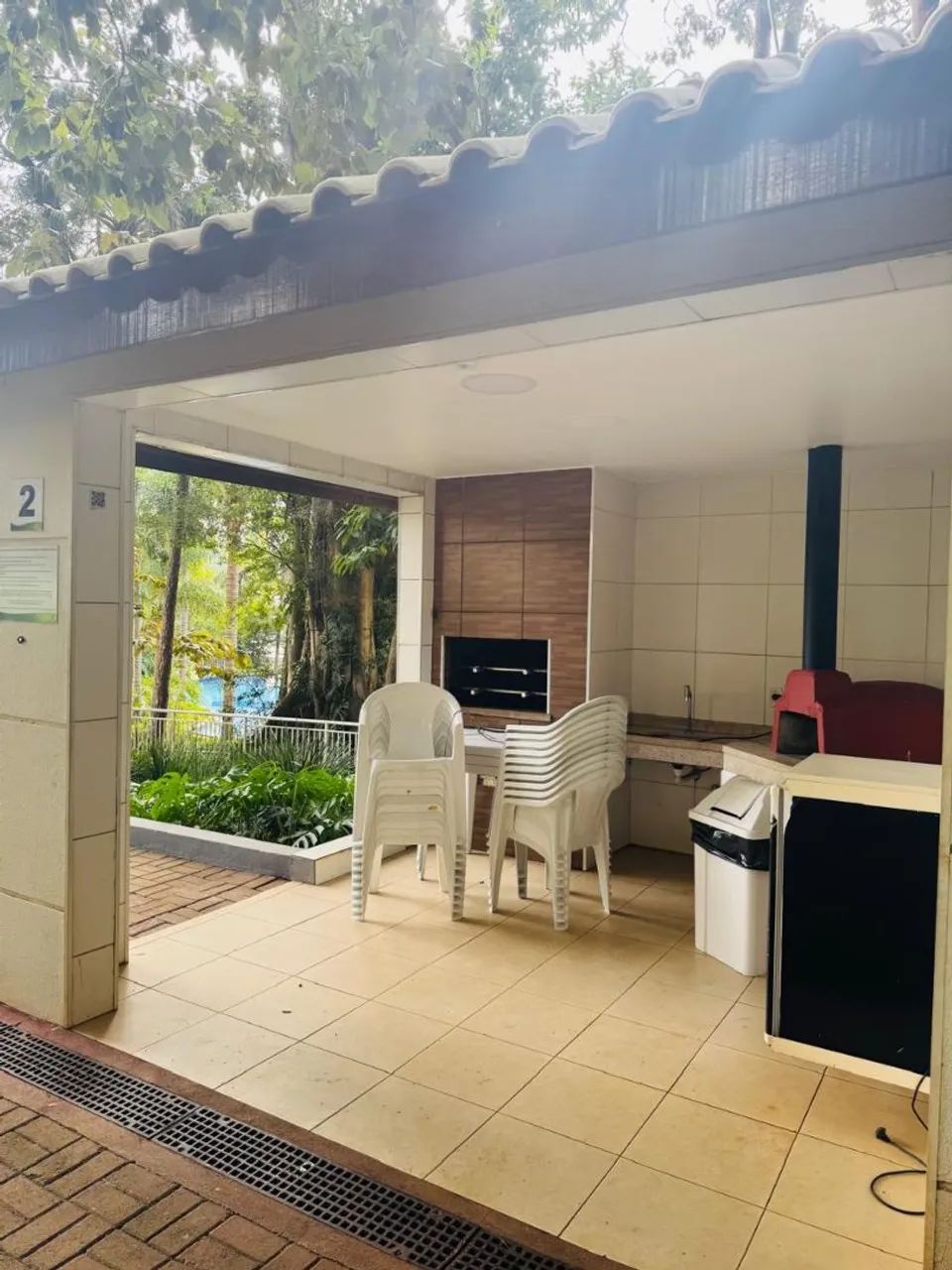 Apartamento com piscina e área verde - Foto 4