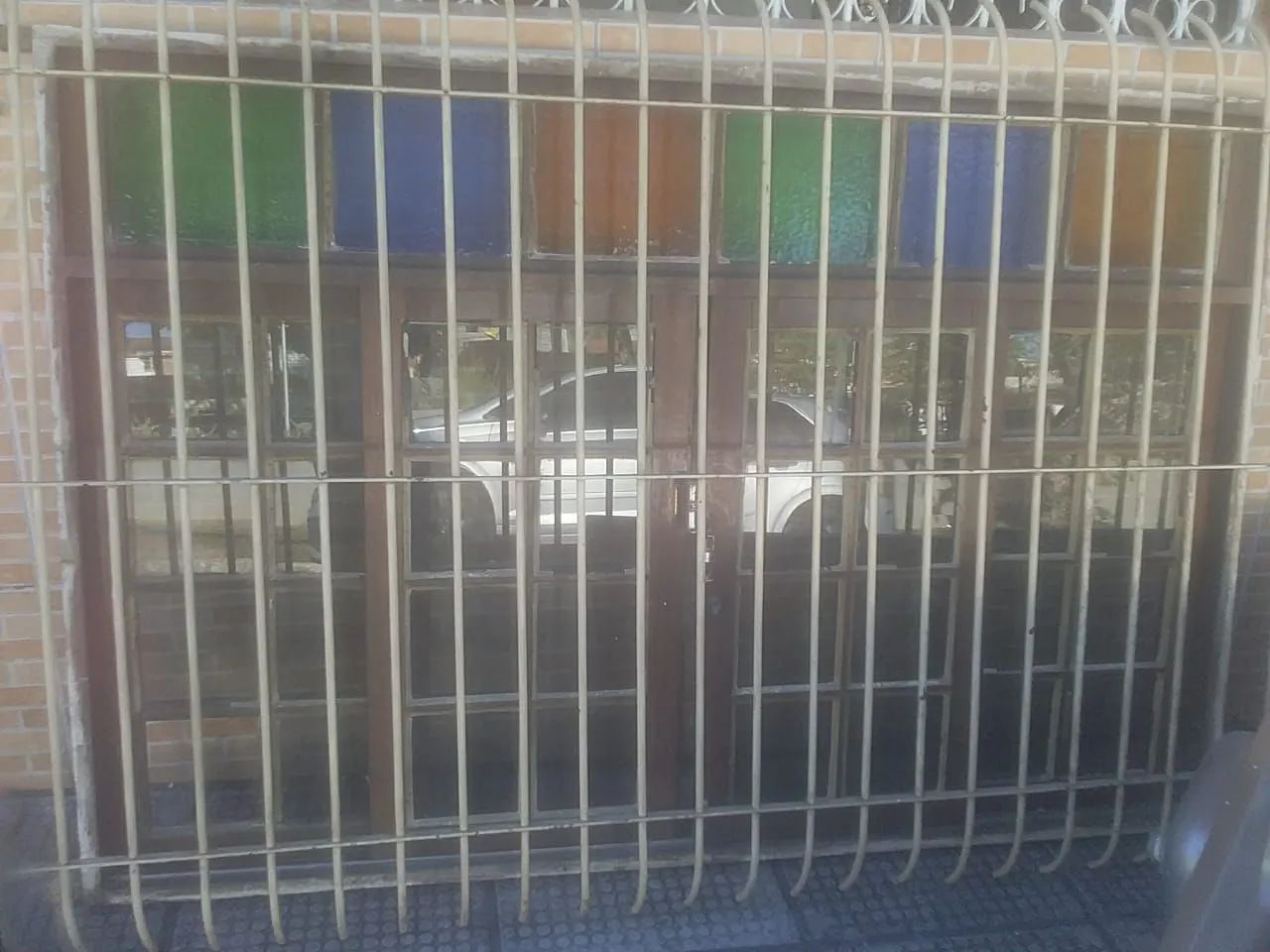 JANELÃO, GRADE E PIA DE INOX 