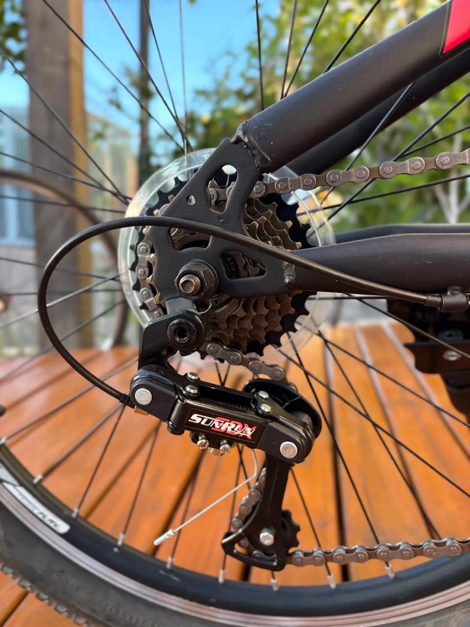 BICICLETA ARO 24 COM SUSPENSÃO E MARCHA NOVA - Foto 4