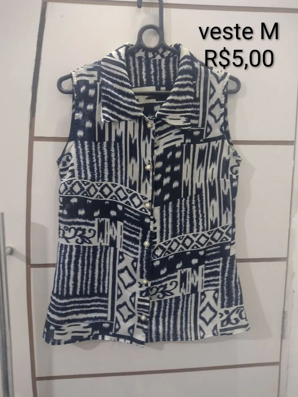 Lote com sete blusas femininas veste M 