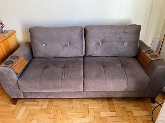 Sofá cinza de 3 lugares