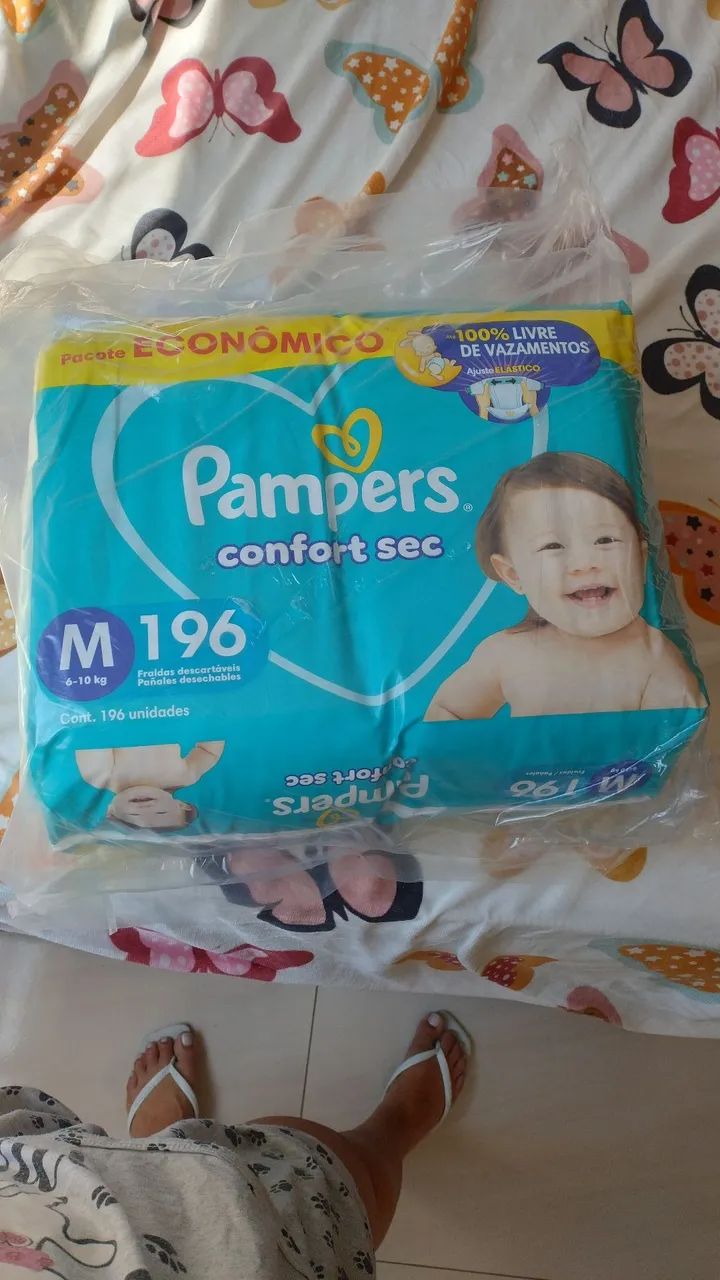 Fralda Pampers 196 unidades - M