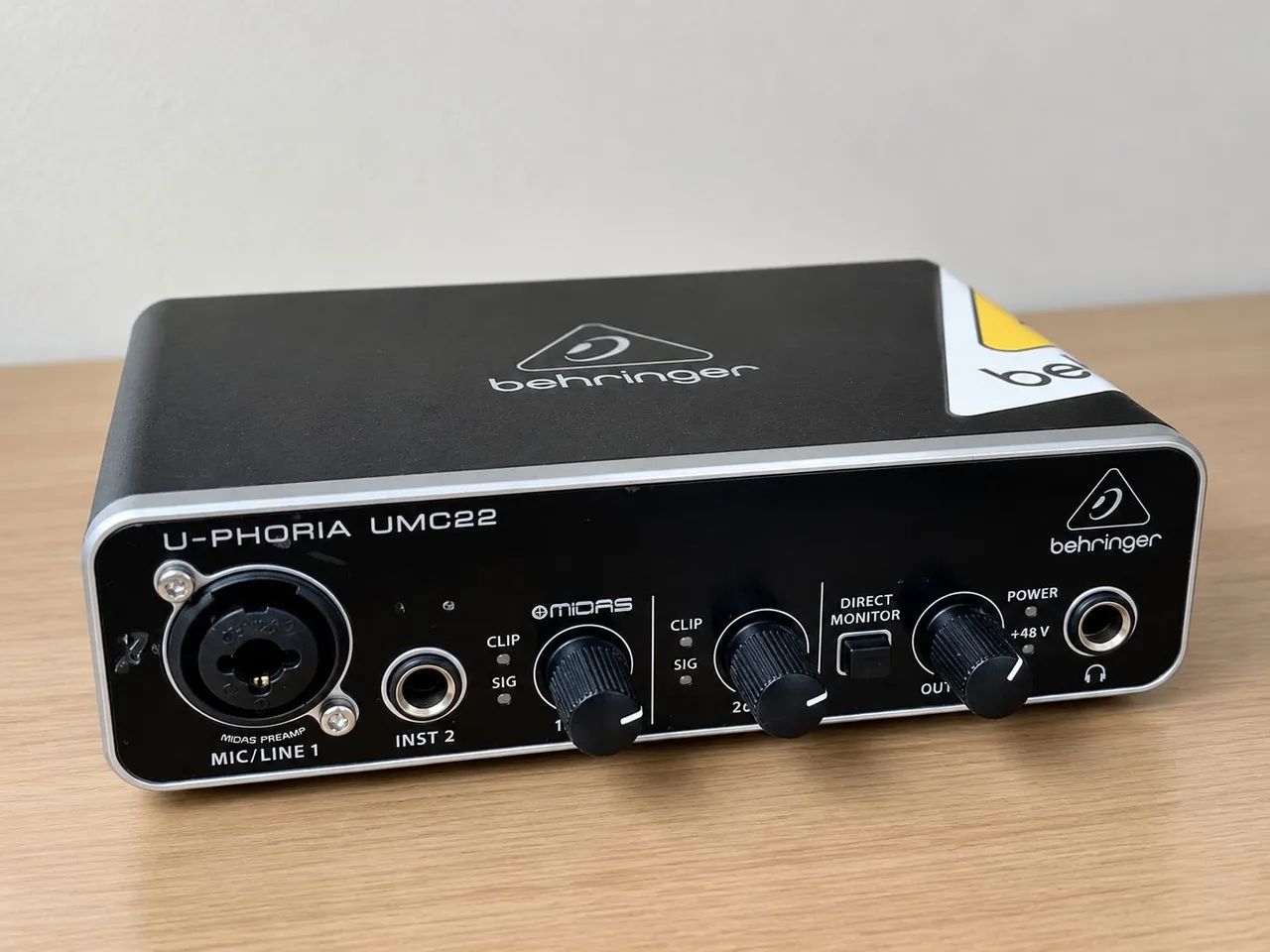 Interface de áudio Behringer U-PHORIA UMC22