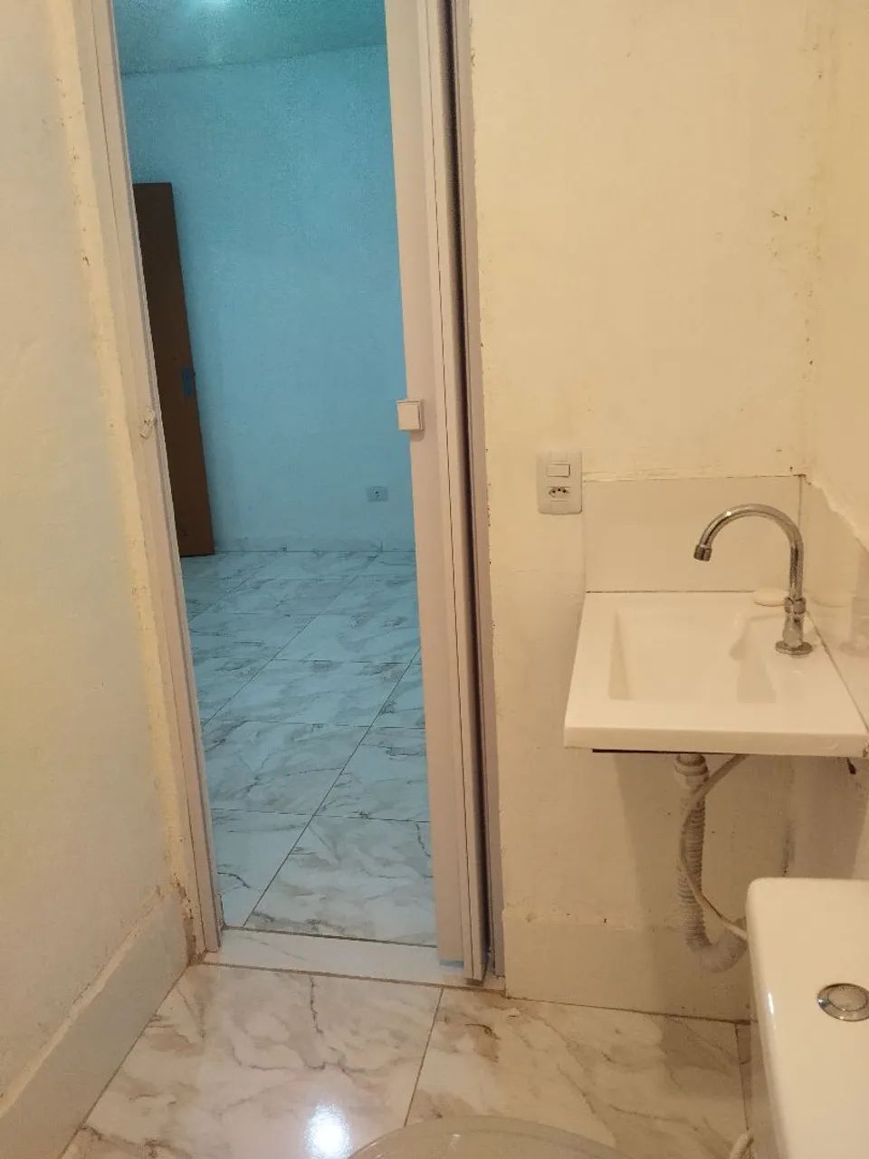 Alugar se uma quitinete espaço sala e cozinha junto e um quarto suite  - Foto 2