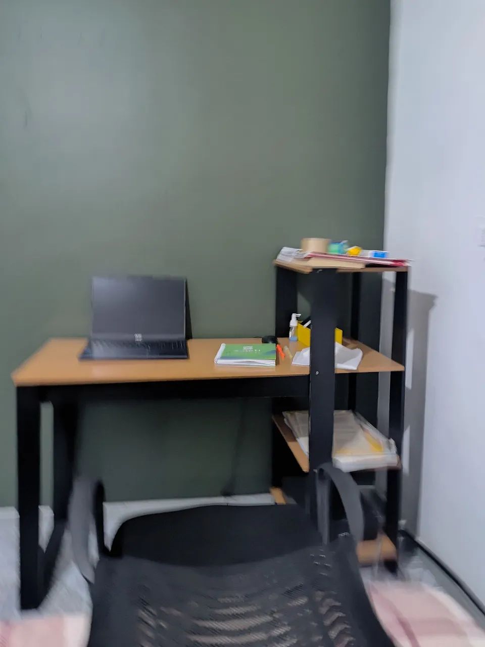 Desk 441992885904363523