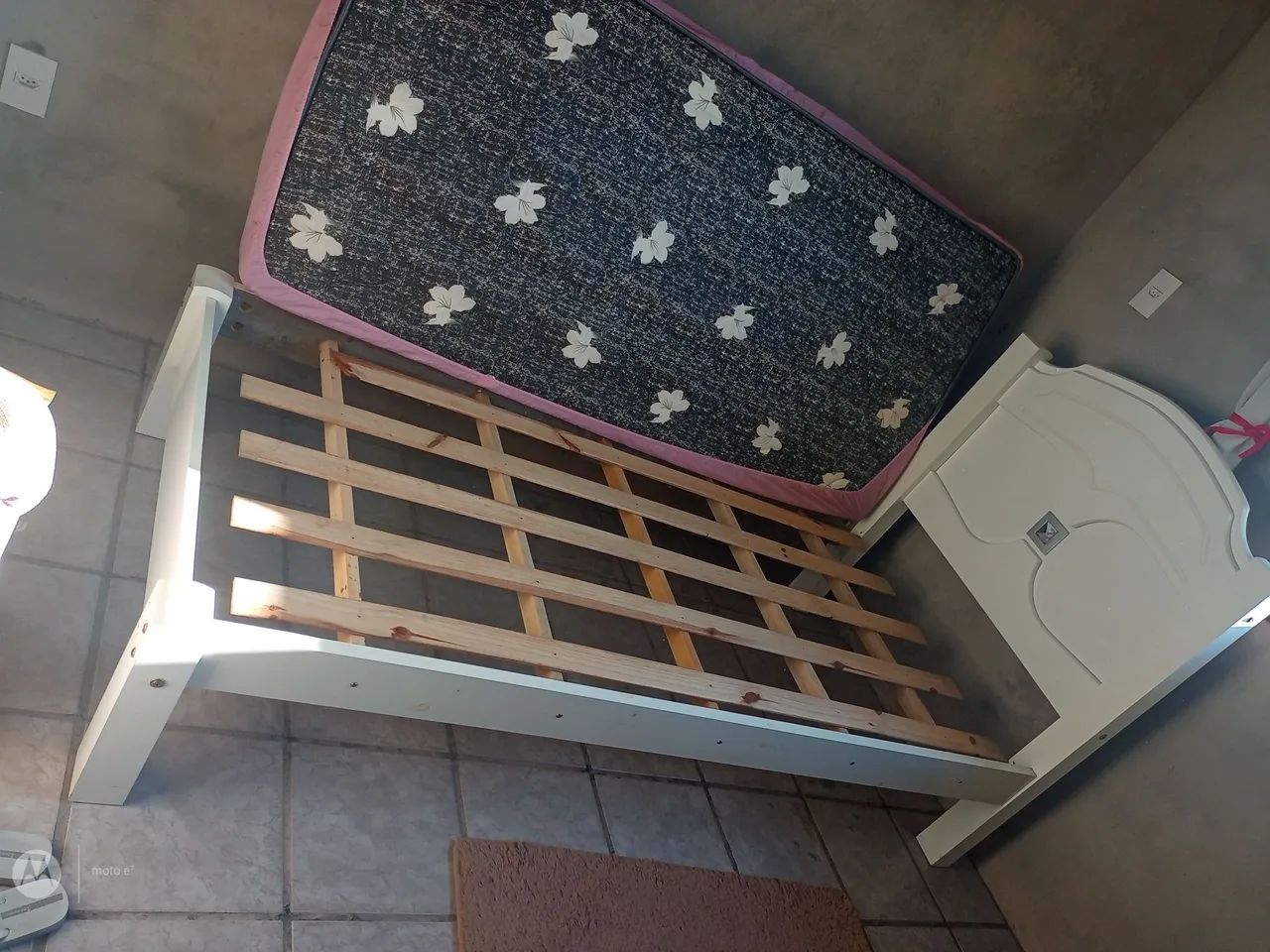 Vende cama solteiro mais colchão  - Foto 2