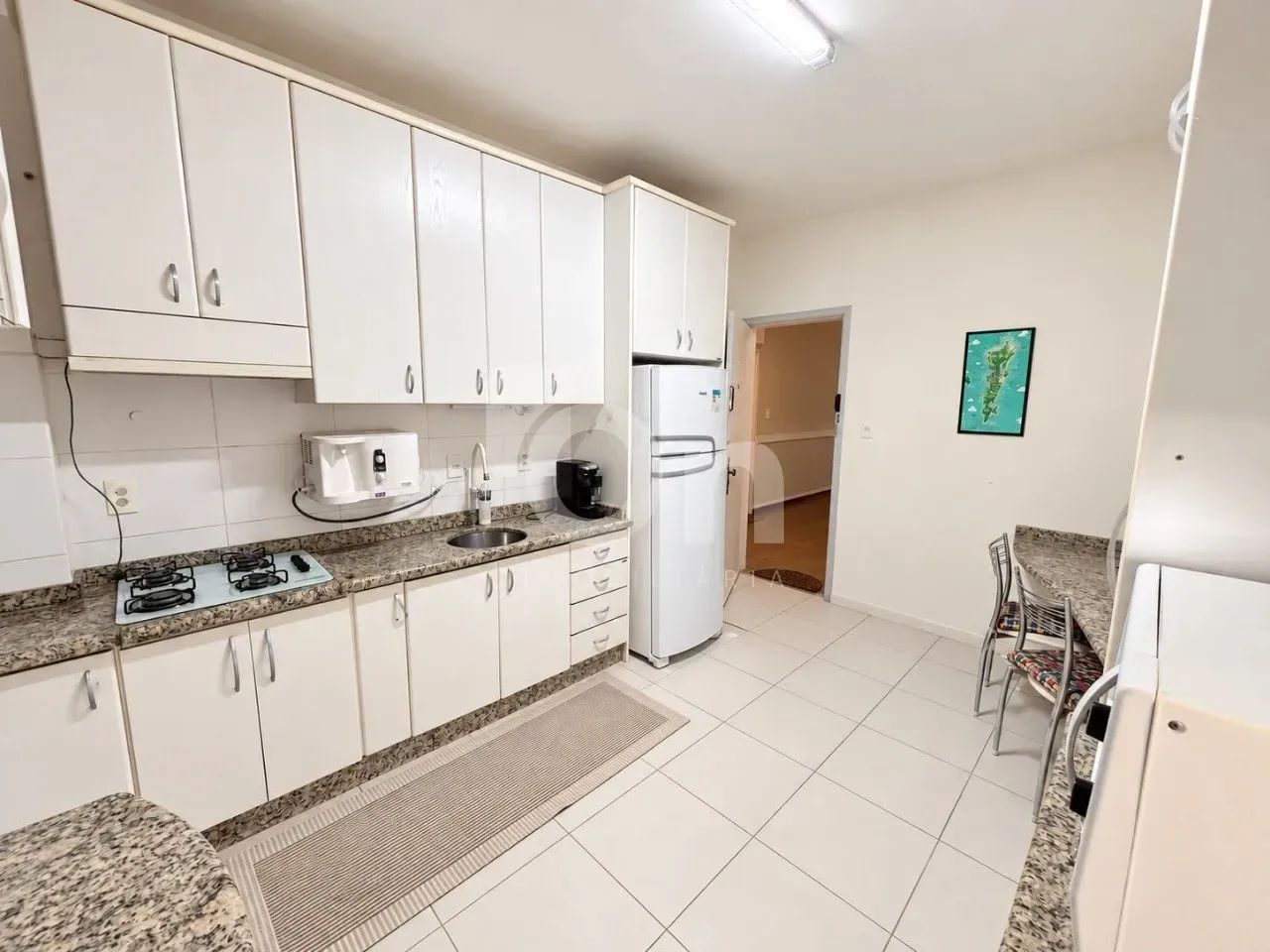 Apartamento de 2 dormitórios à venda no Centro - Foto 4