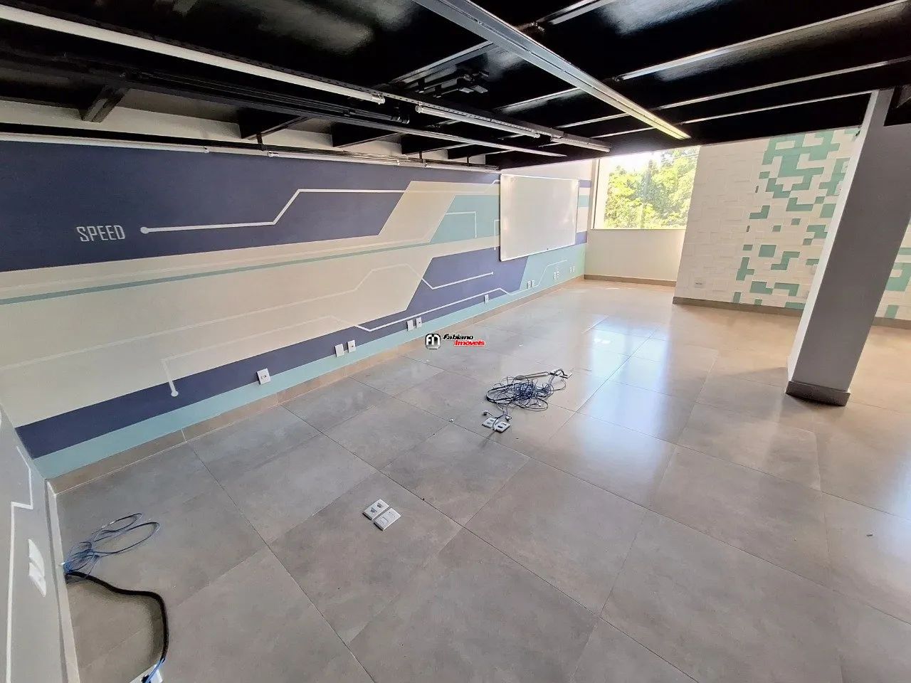 Sala ampla com mezanino e garagem à venda em BH - Foto 4