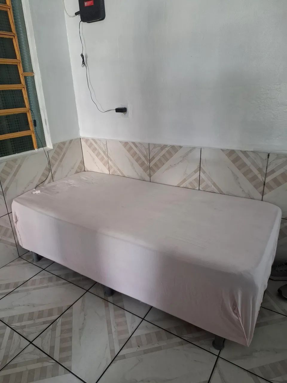 CAMA BOX SOLTEIRO