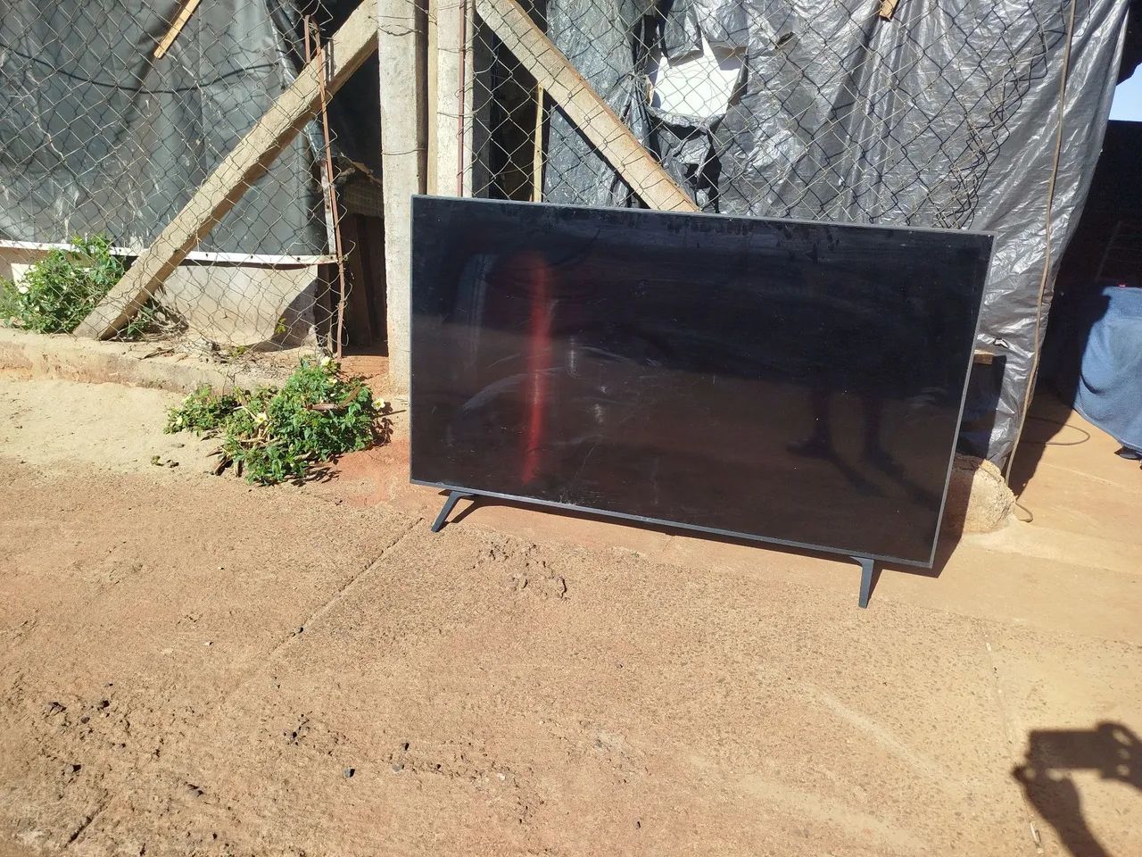 Tv 65 polegadas LG 4k para retirada de peças tela trincada e quebrada cem base peças orige - Foto 4