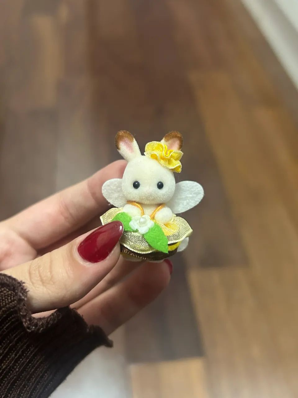 Sylvanian Families Coelho abelha + Case - Foto 2