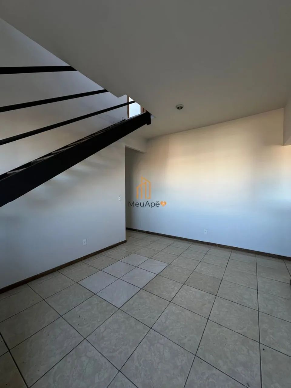 Cobertura ampla com 3 quartos e 2 vagas no Cachoeirinha - Foto 2