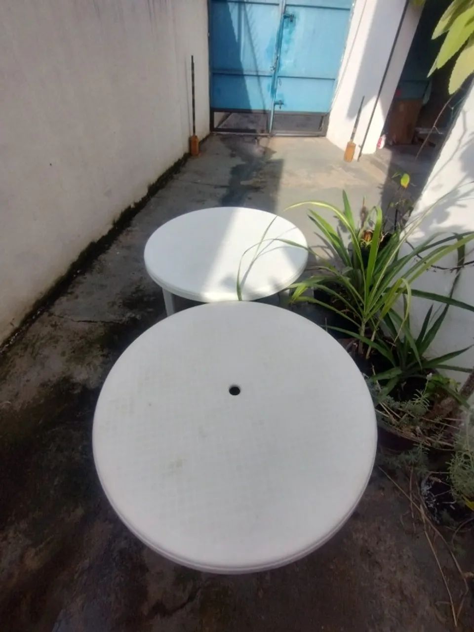 Mesas e cadeiras de plástico resistentes - Foto 2