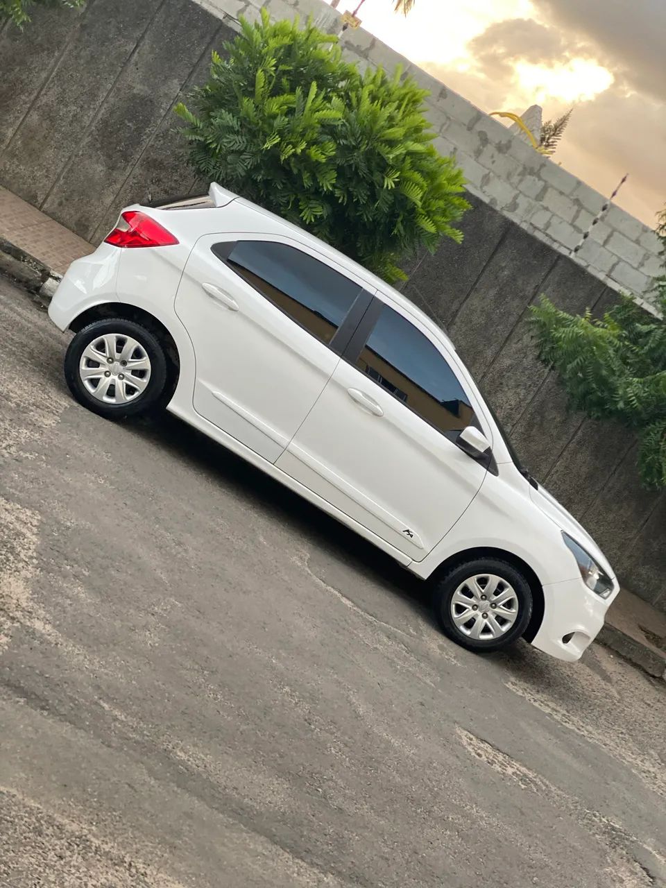 Ford Ka Ka 1.0 SE/SE Plus TiVCT Flex 5p 2015