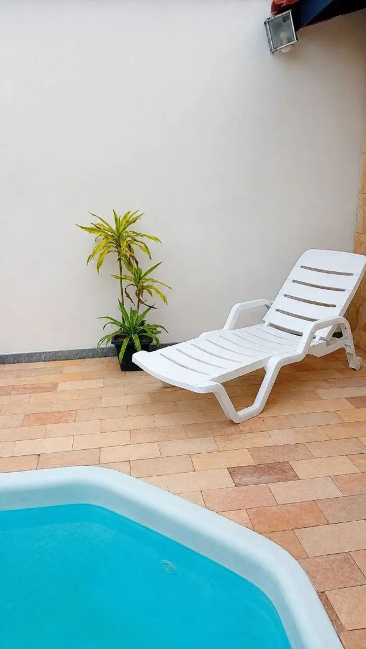 Espreguiçadeira de piscina impecável 