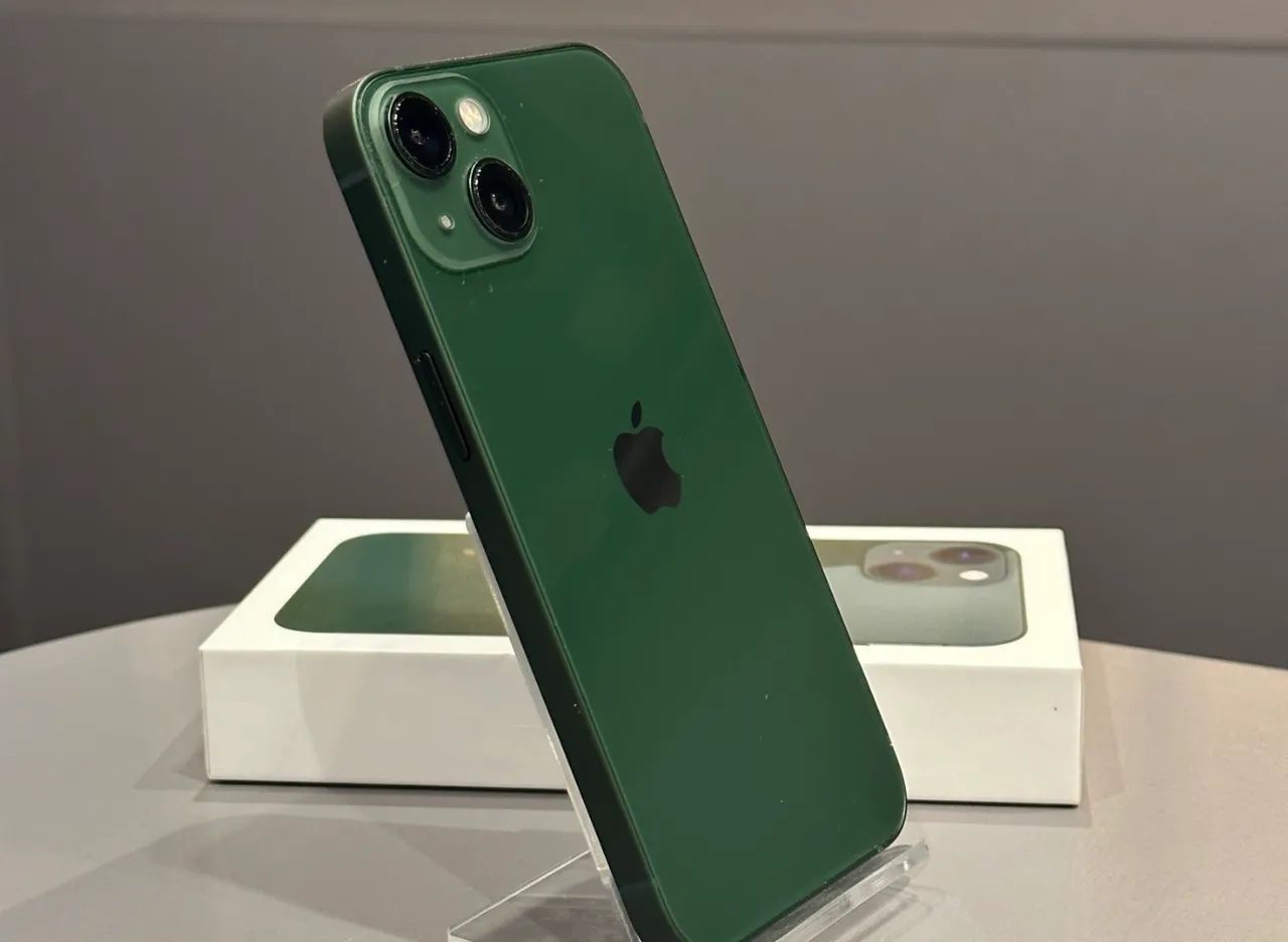 iPhone 13, 128GB, verde militar. Seminovo