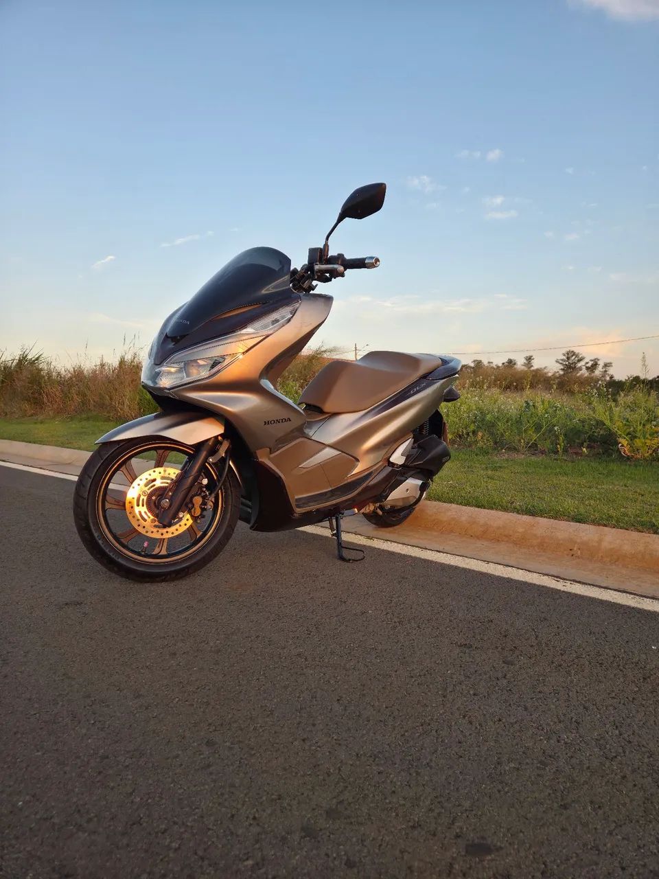 HONDA PCX DLX 2022 - Foto 3