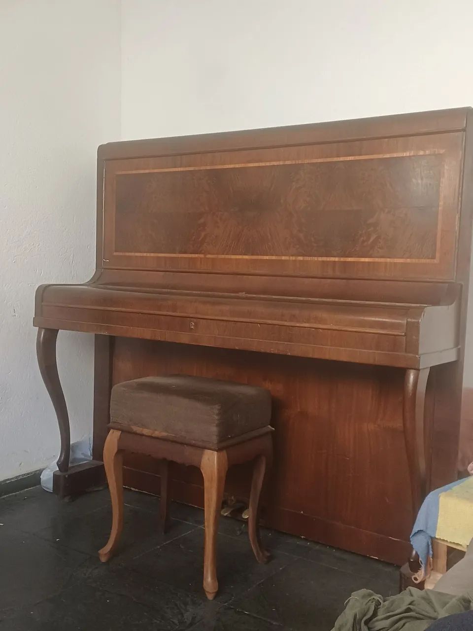 Piano de madeira