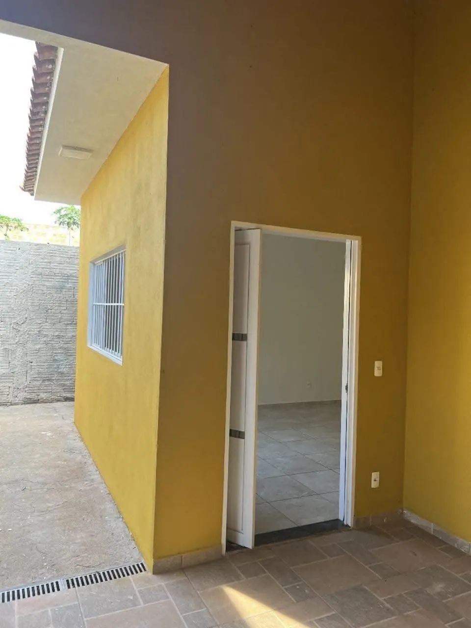 Casa nova arejada e bem ampla - Foto 3