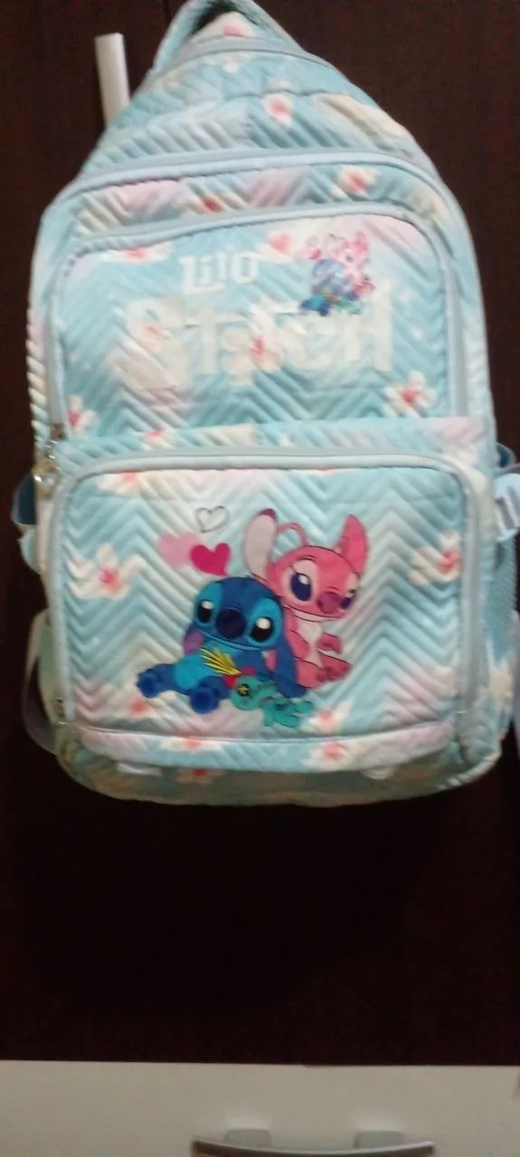 Mochila semi nova bem grande 