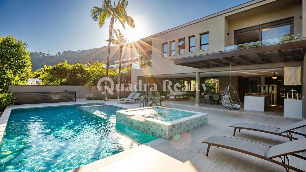 Casa com ampla área de lazer