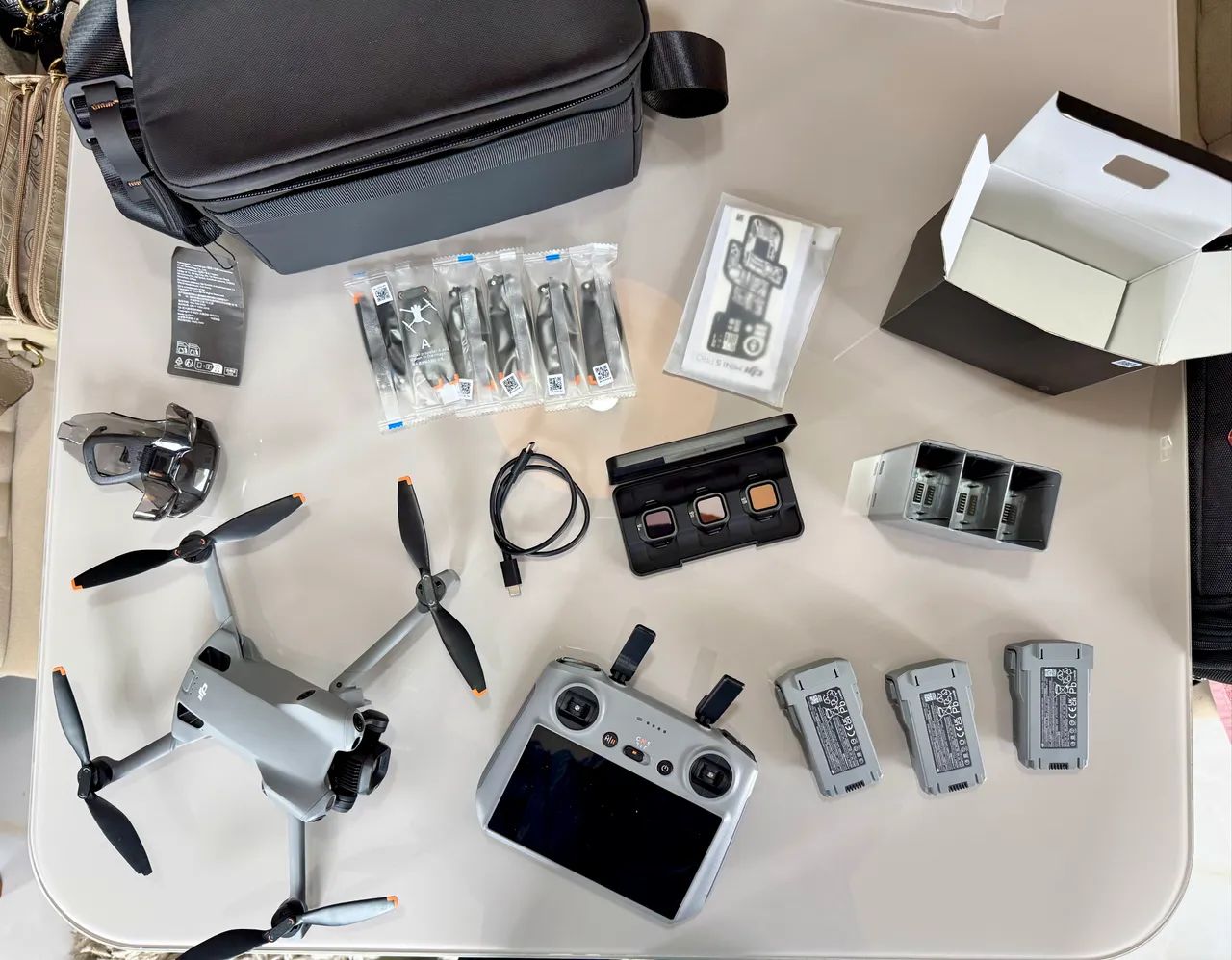 Drone DJI mini 5 Pró + Fly more combo plus (52 min) Controle com tela