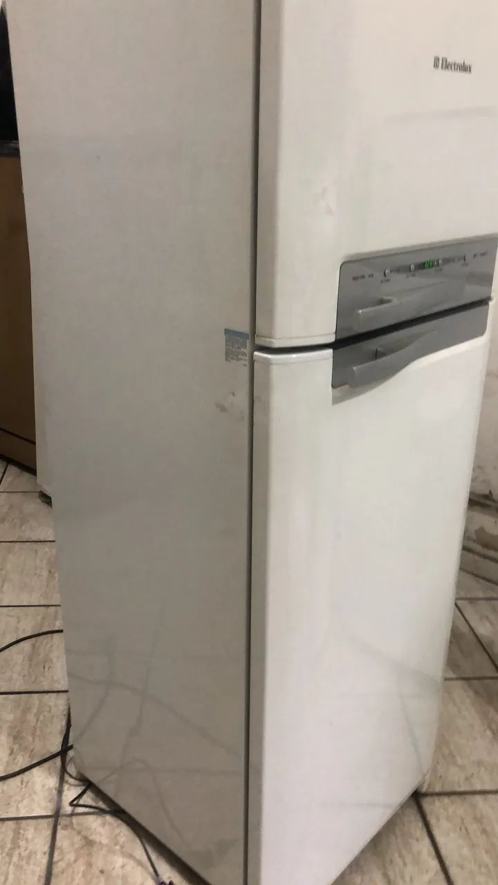 Geladeira Electrolux DF47 Celebrate  - Foto 3