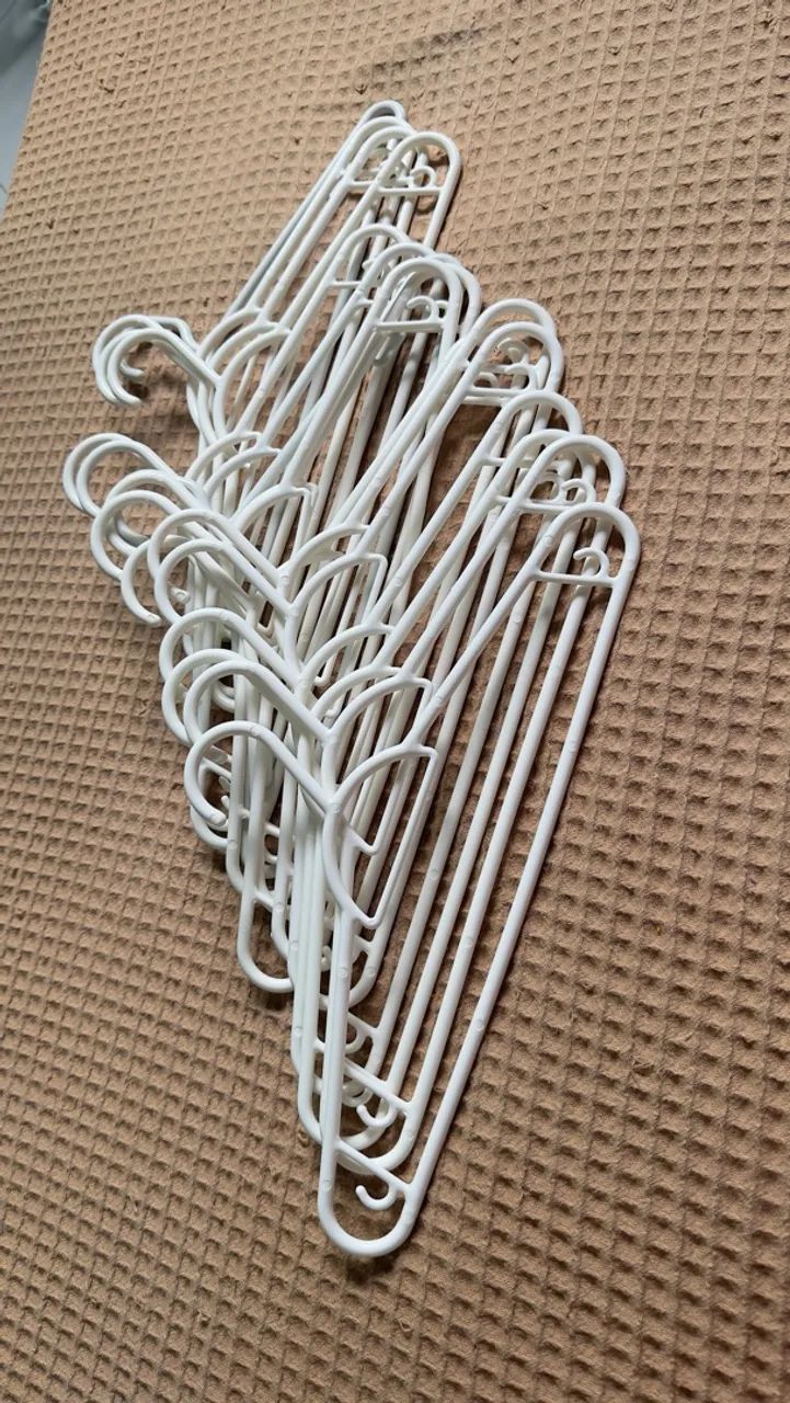 Kit 16 Cabides plástico branco