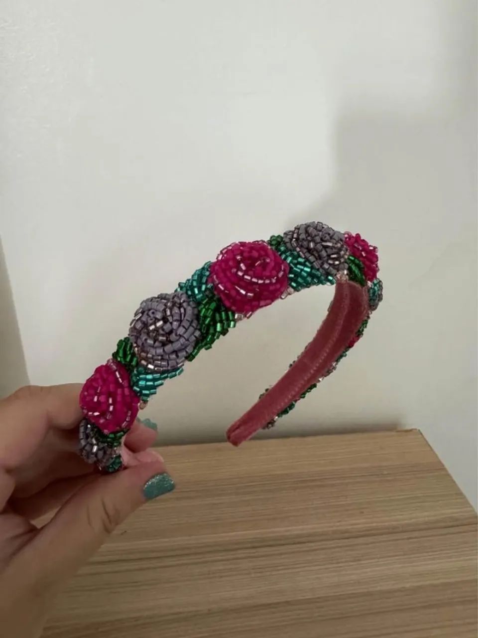 Tiara bordada à mão flores nova - Foto 4