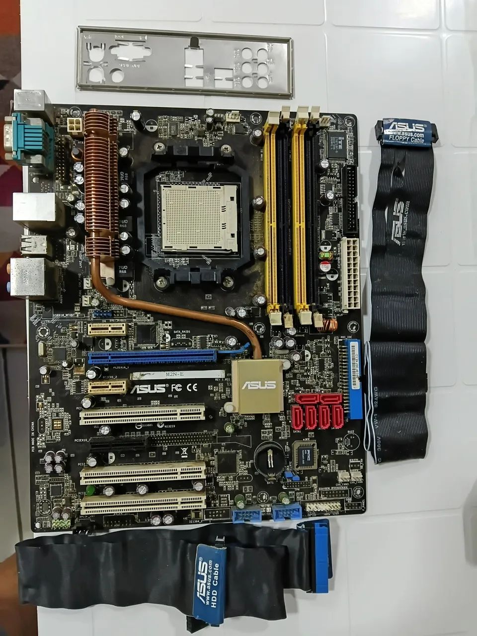 Placa mãe Asus para processador AMD. 